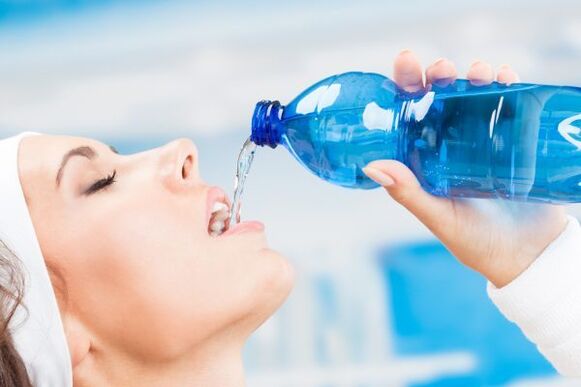 You can get rid of 5 kg of excess weight in a week by drinking plenty of water
