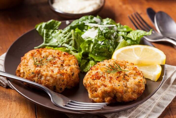 Fish cutlets are a healthy dish for those trying to lose 10 kg in a month